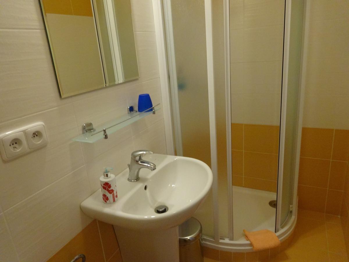 Hostinec U Janatu S Ubytovanim Cestin Zimmer foto