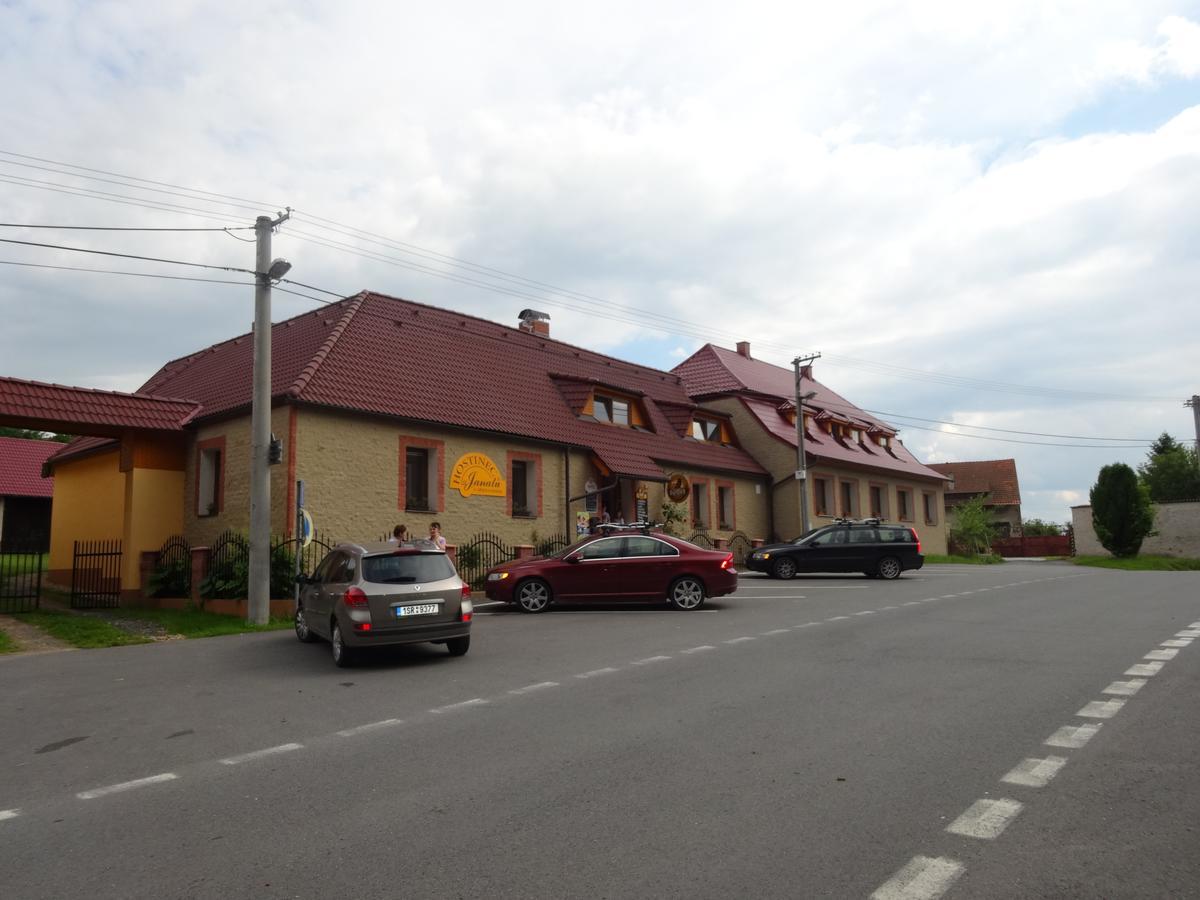 Hostinec U Janatu S Ubytovanim Cestin Exterior foto