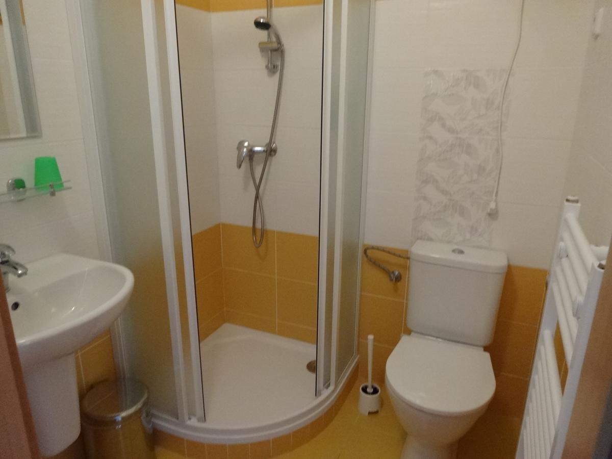 Hostinec U Janatu S Ubytovanim Cestin Zimmer foto
