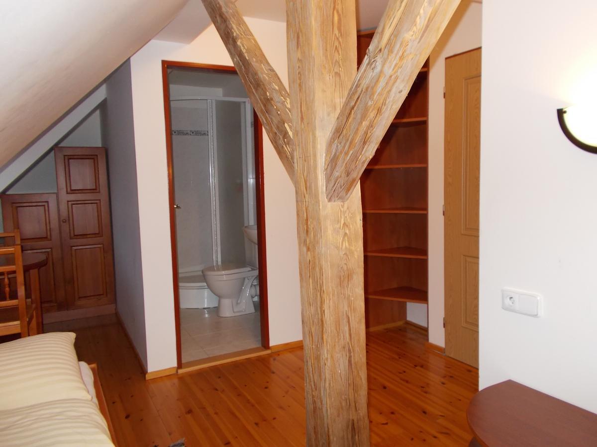 Hostinec U Janatu S Ubytovanim Cestin Exterior foto