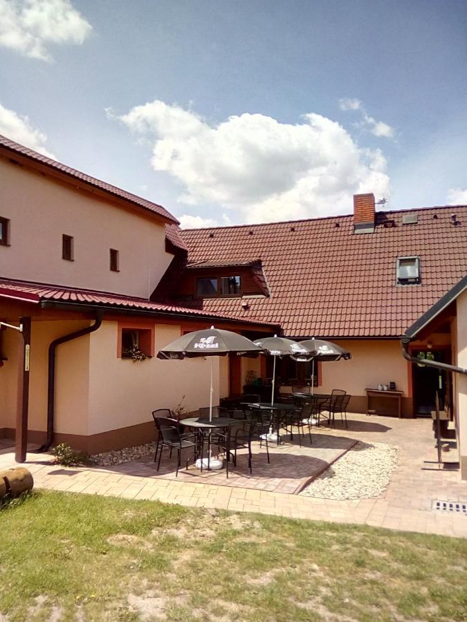 Hostinec U Janatu S Ubytovanim Cestin Exterior foto