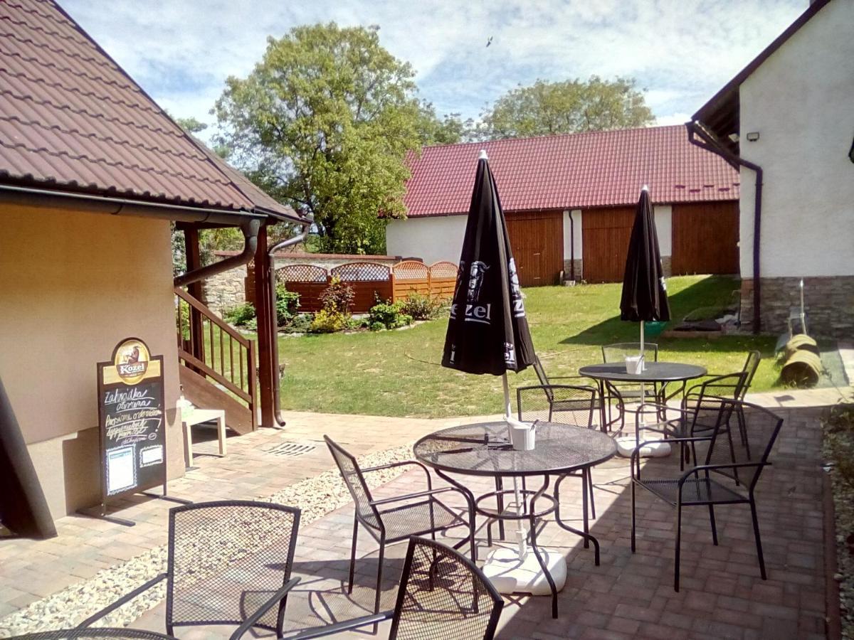 Hostinec U Janatu S Ubytovanim Cestin Exterior foto